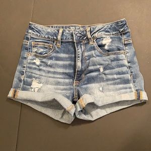 Distressed high rise American Eagle shortie